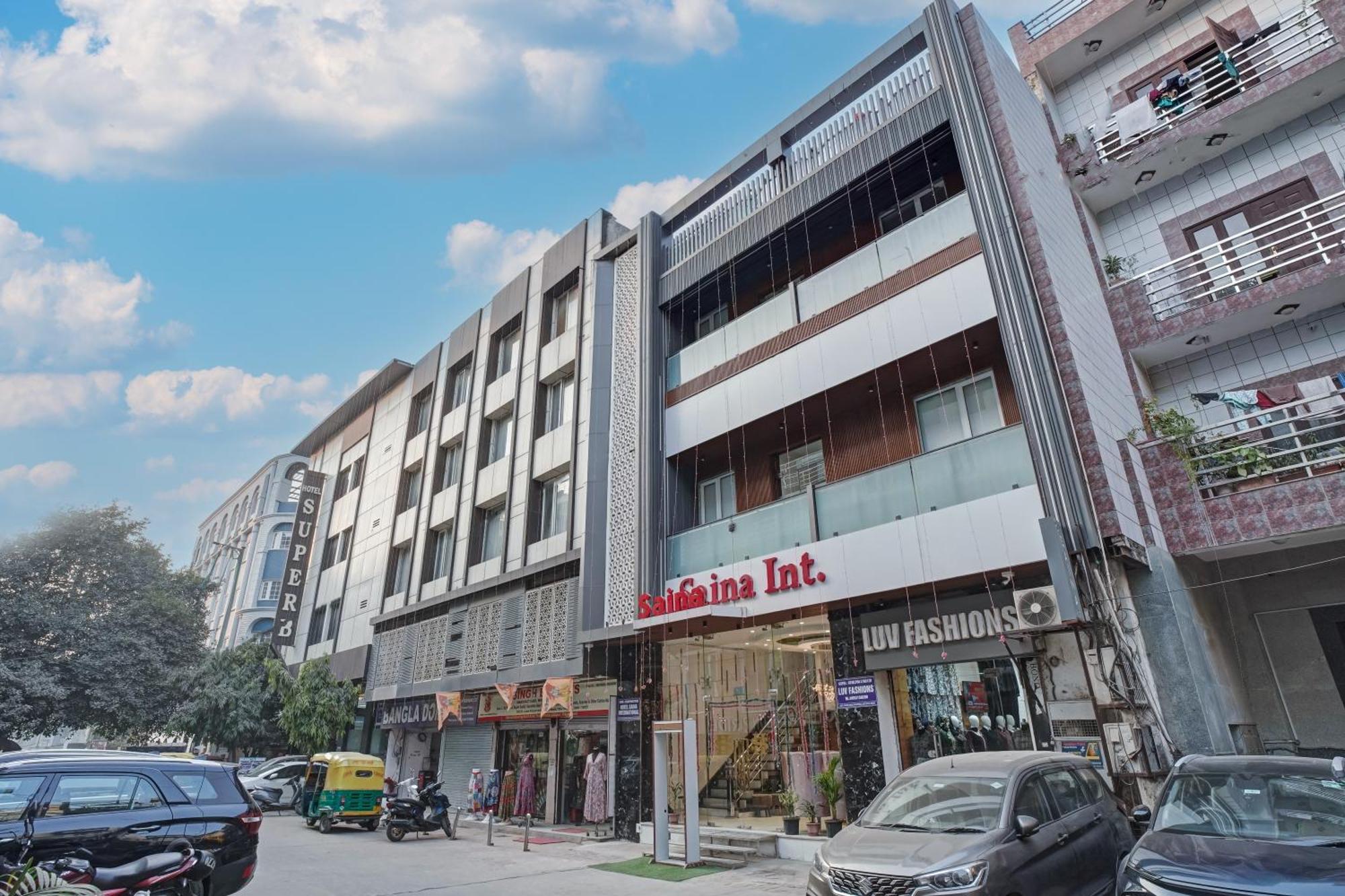 Hotel Saina International New Delhi Extérieur photo