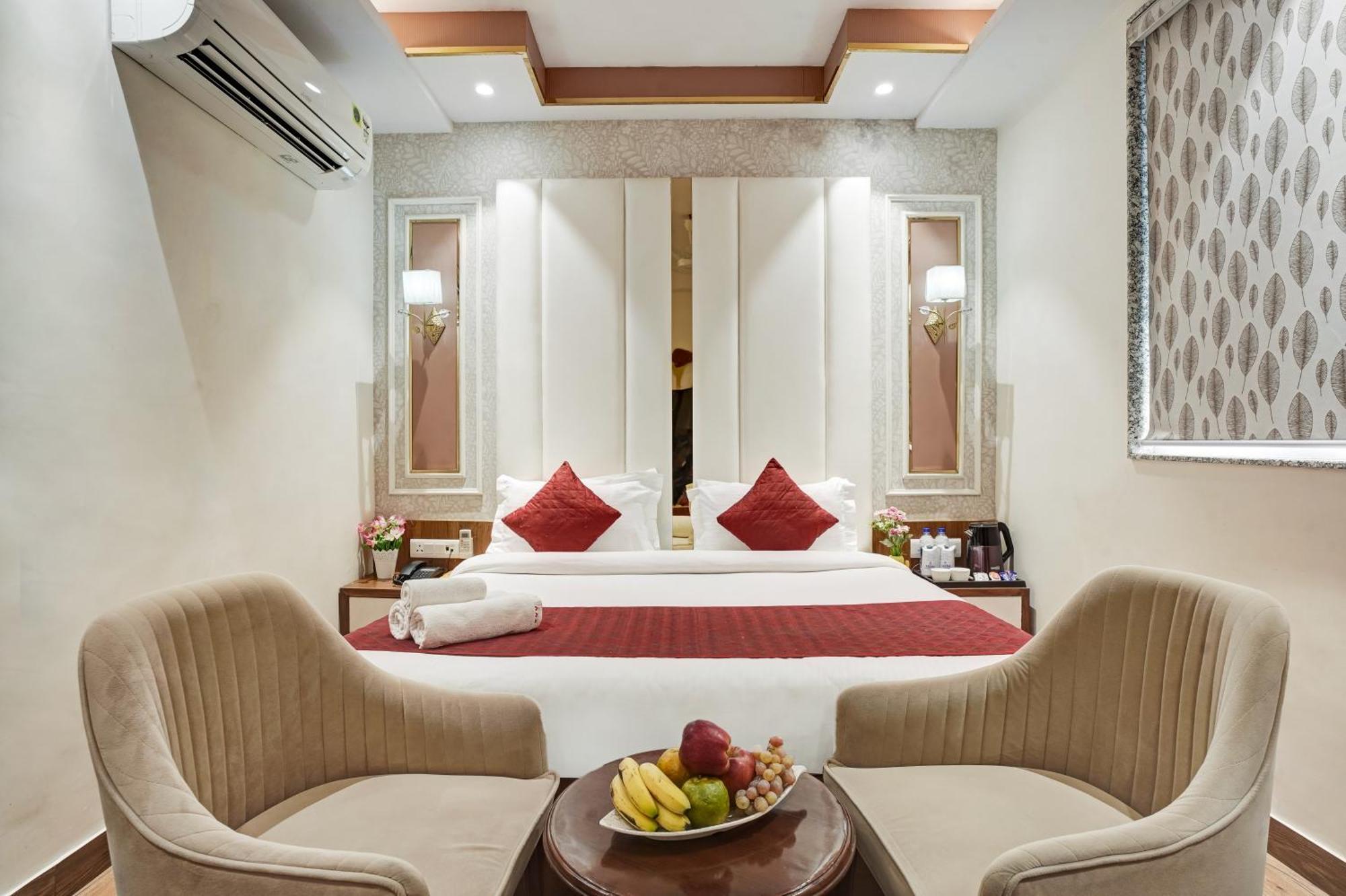 Hotel Saina International New Delhi Extérieur photo