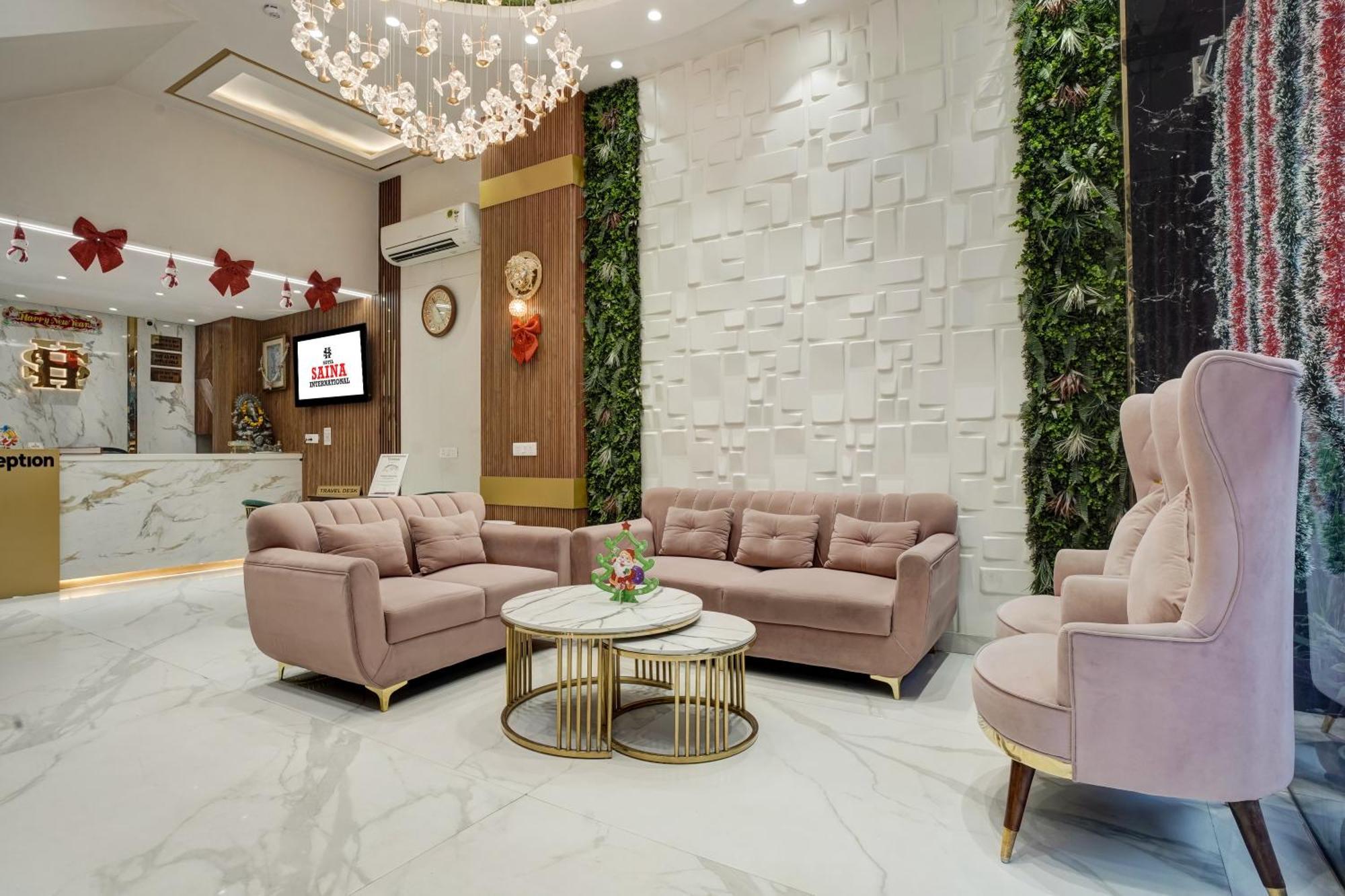 Hotel Saina International New Delhi Extérieur photo