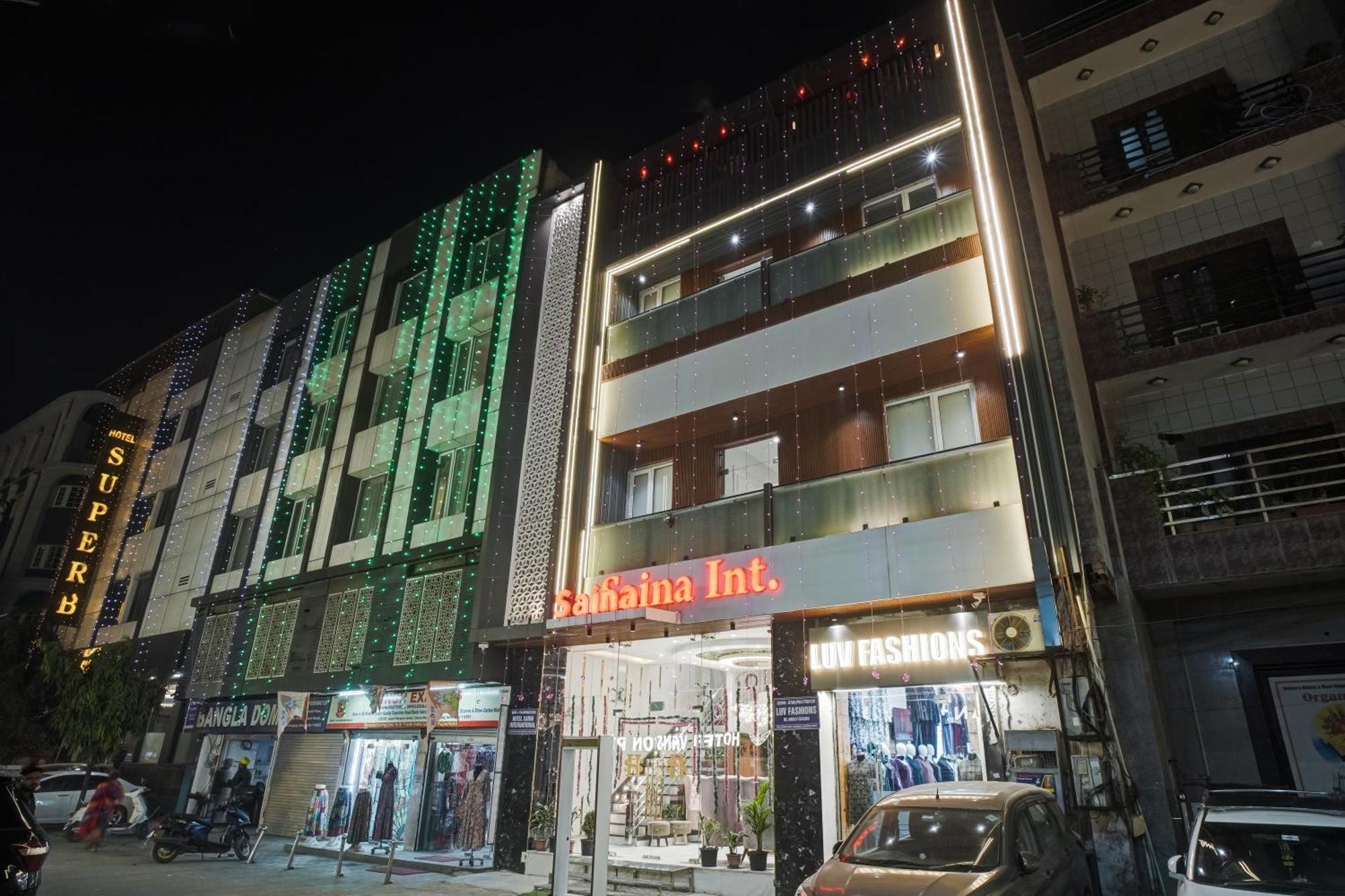 Hotel Saina International New Delhi Extérieur photo
