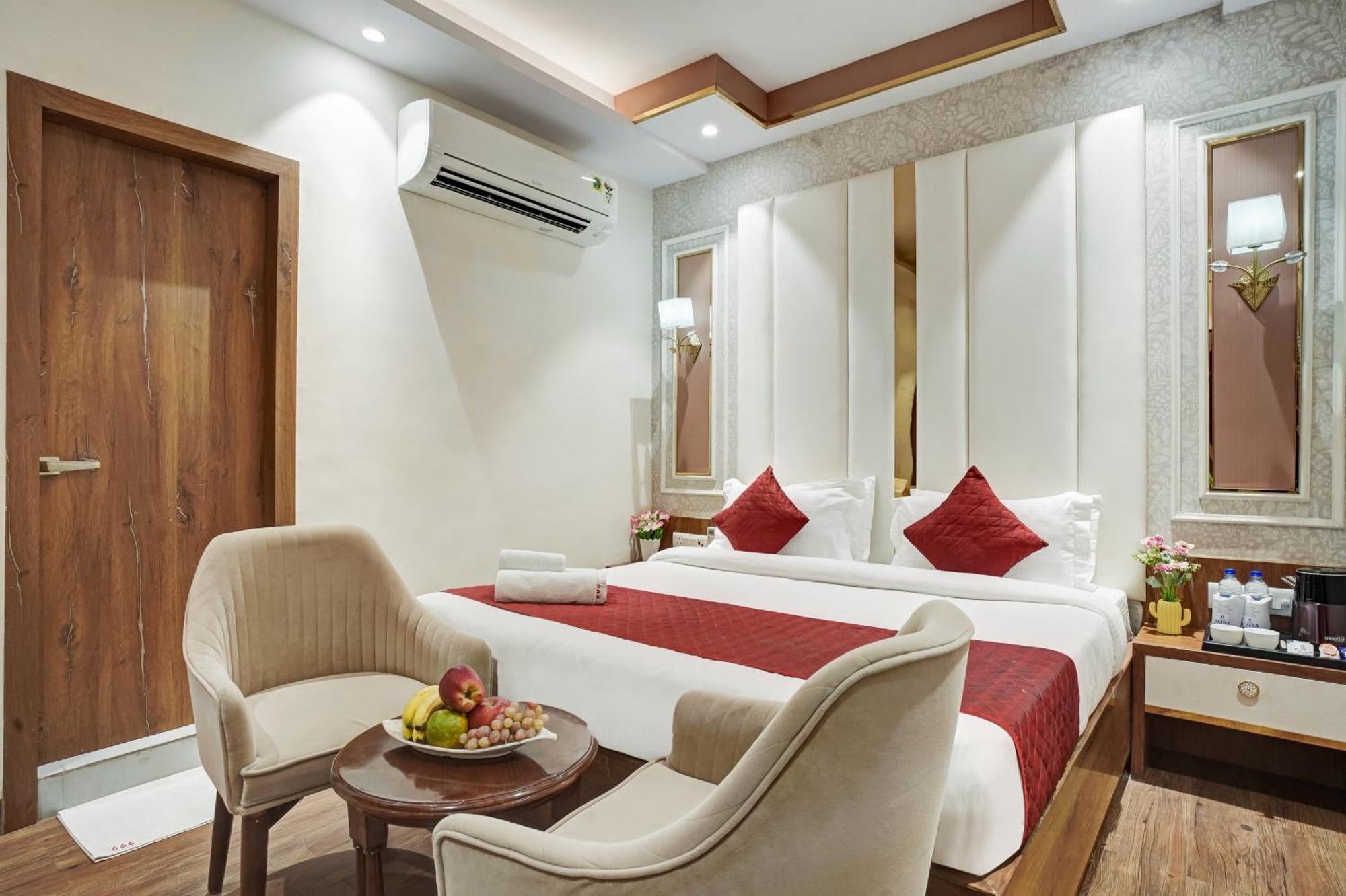 Hotel Saina International New Delhi Extérieur photo