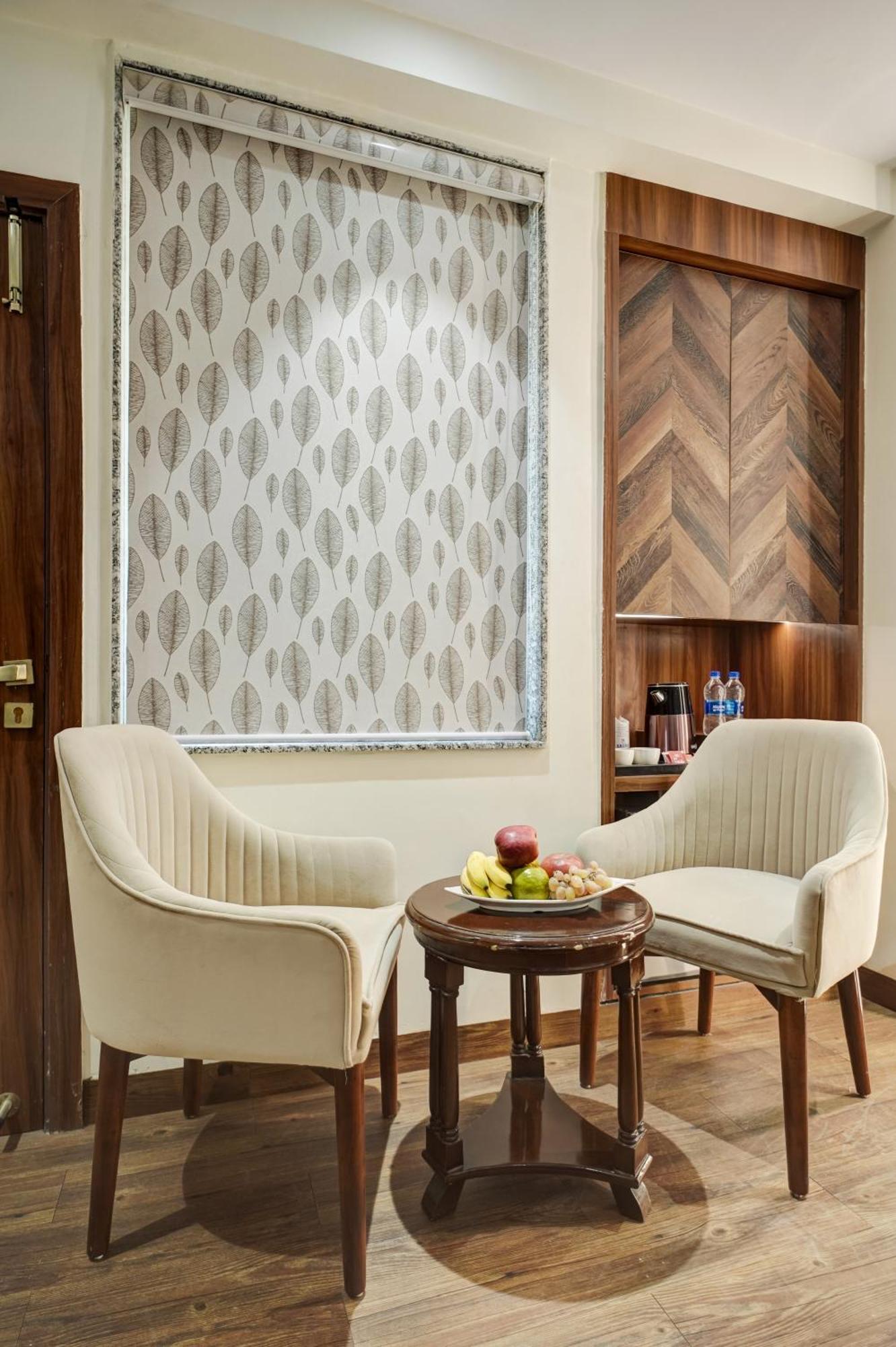 Hotel Saina International New Delhi Extérieur photo