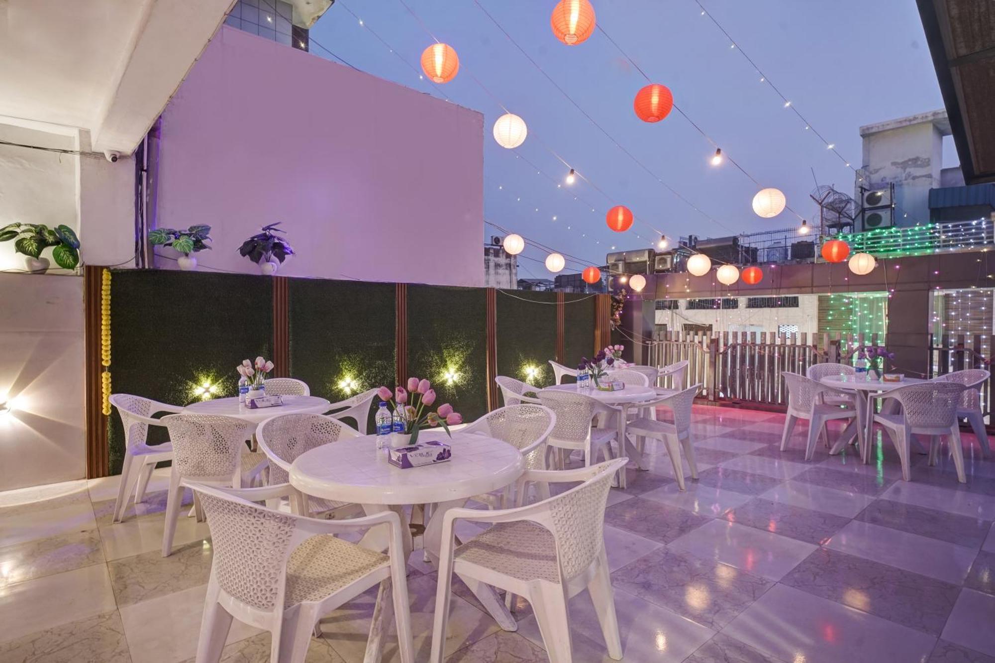 Hotel Saina International New Delhi Extérieur photo