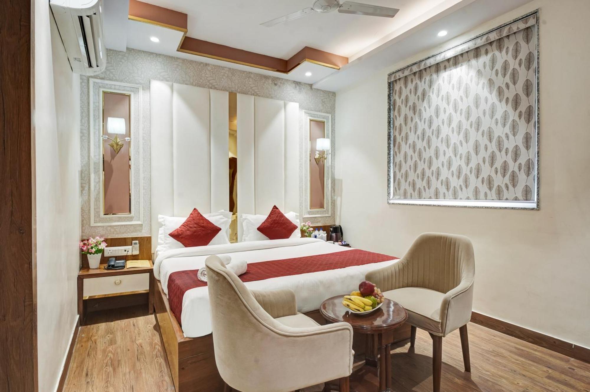 Hotel Saina International New Delhi Extérieur photo
