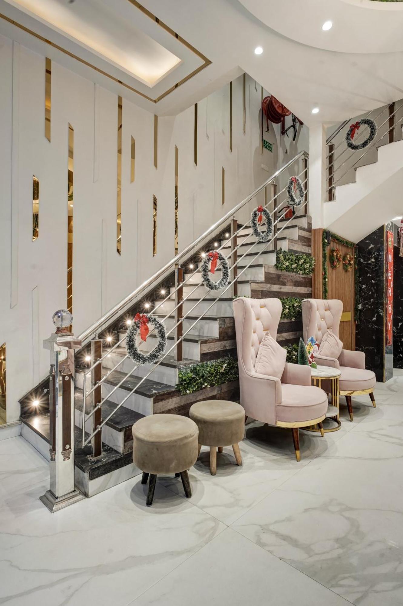 Hotel Saina International New Delhi Extérieur photo