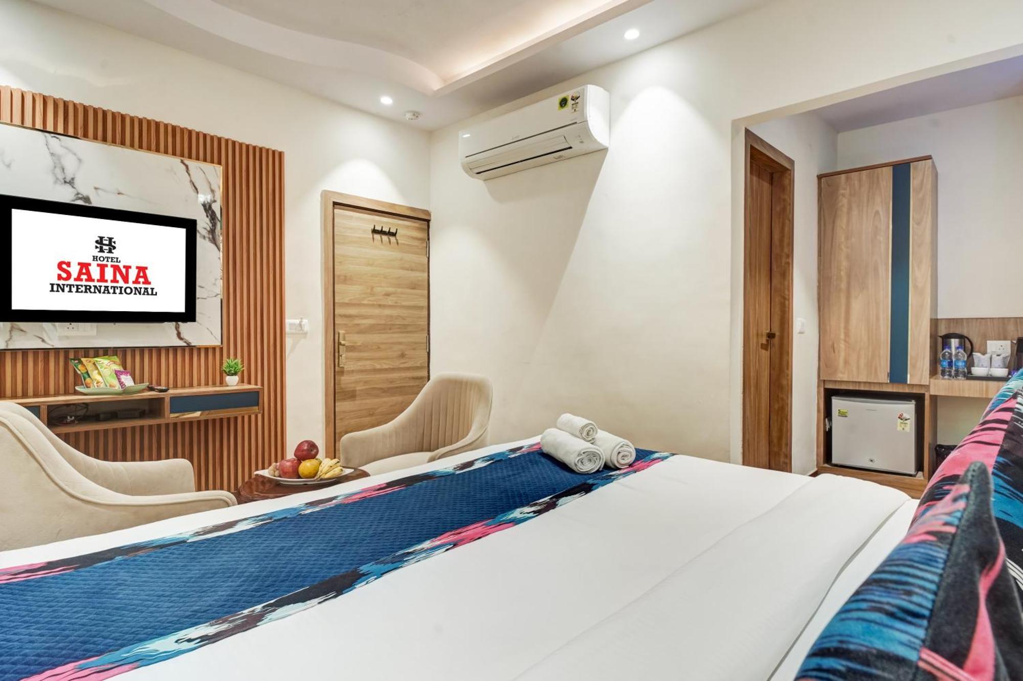 Hotel Saina International New Delhi Extérieur photo