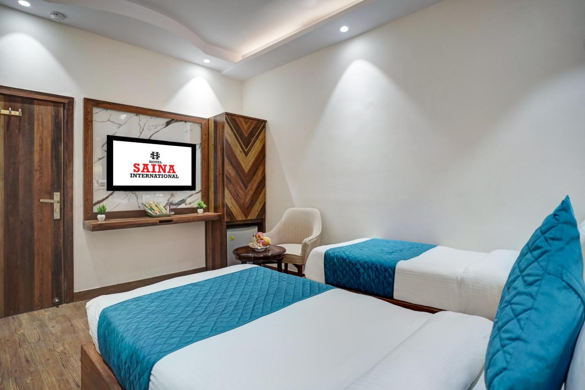 Hotel Saina International New Delhi Extérieur photo