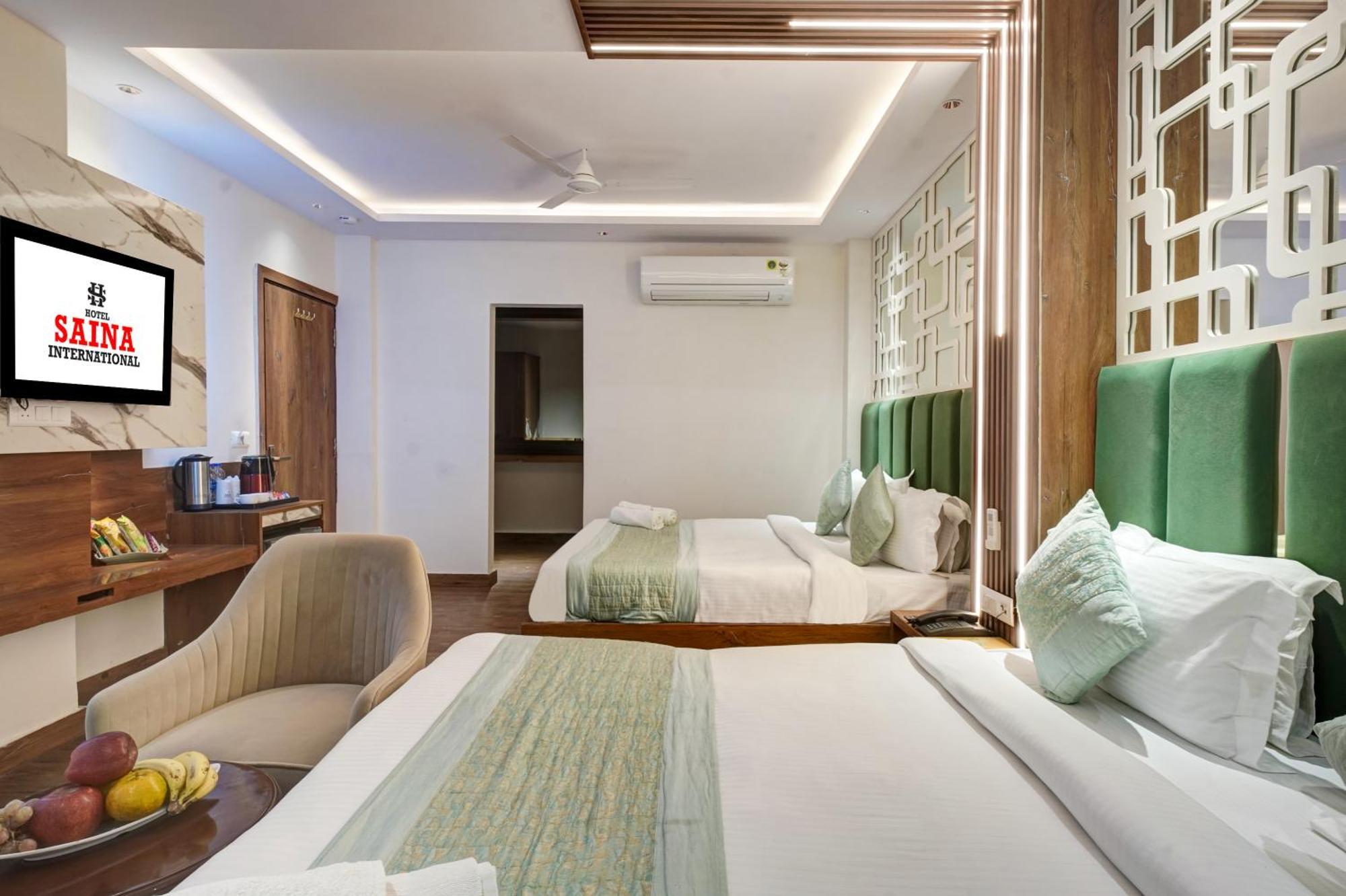 Hotel Saina International New Delhi Extérieur photo