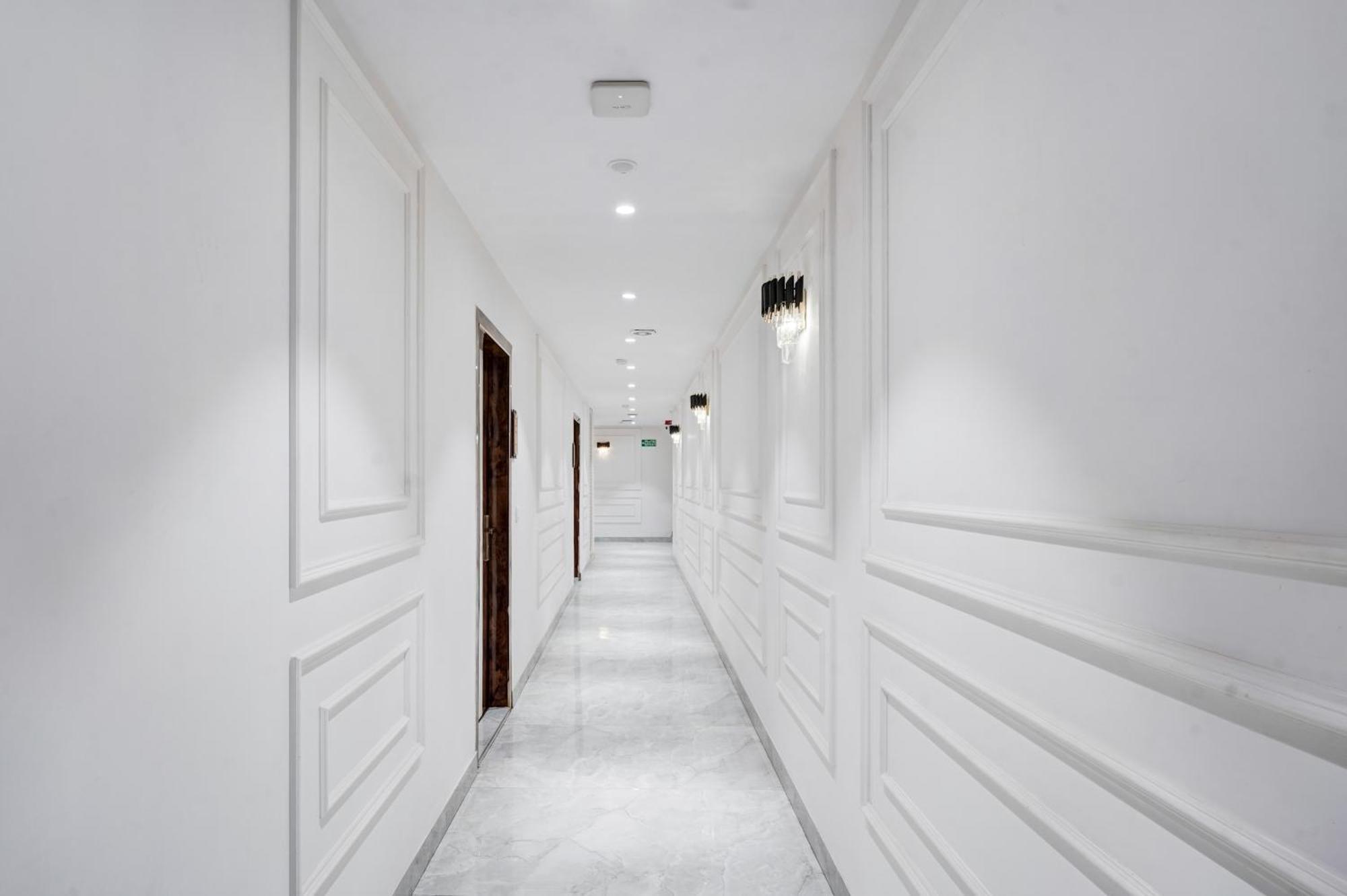 Hotel Saina International New Delhi Extérieur photo