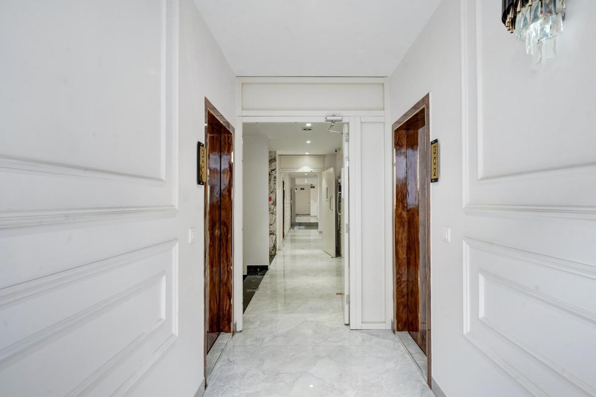Hotel Saina International New Delhi Extérieur photo