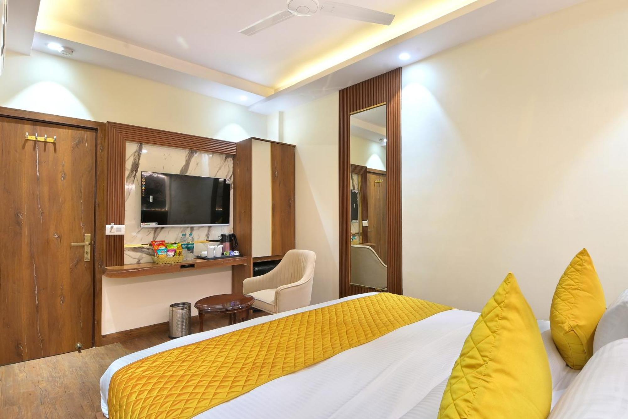 Hotel Saina International New Delhi Extérieur photo