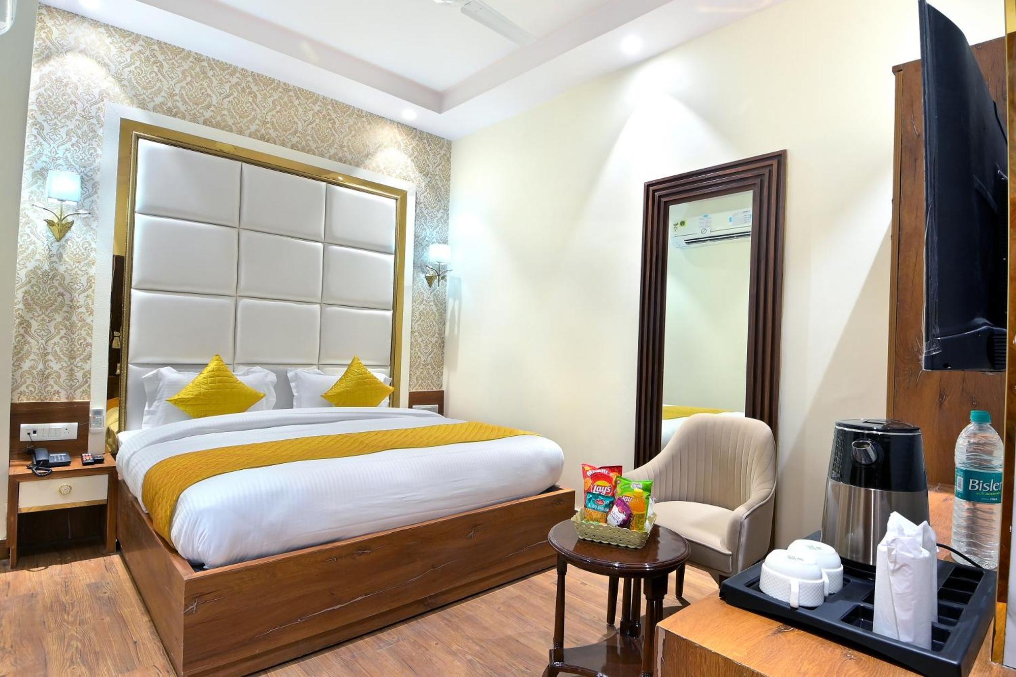 Hotel Saina International New Delhi Extérieur photo